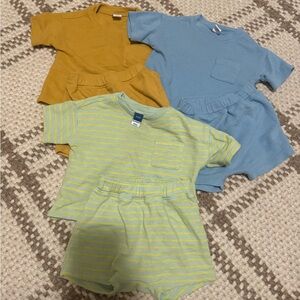 Old Navy 6-12M matching sets bundle